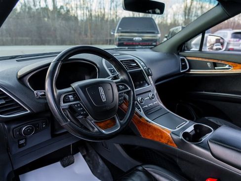 Used 2019 Lincoln Nautilus Select AWD/4WD image 18