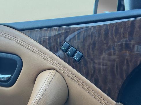 Used 2017 Nissan Armada Platinum image 24