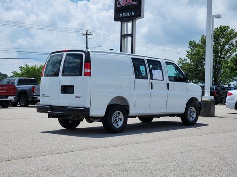 Used 2025 GMC Savana 2500 w/ Driver Convenience Package image 7