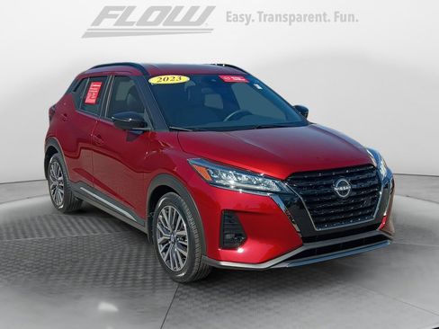 Used 2023 Nissan Kicks SR w/ SR Premium Package FWD image 1