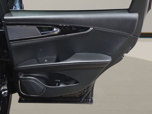 Used 2023 Lincoln Nautilus AWD image 28