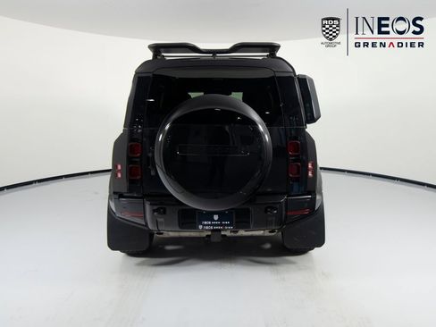 Used 2024 Land Rover Defender 90 X-Dynamic SE AWD/4WD image 8