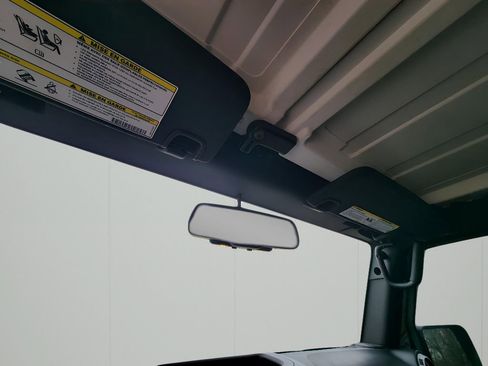 Used 2015 Jeep Wrangler Unlimited Sahara w/ Connectivity Group image 19