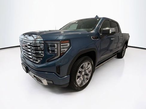 Used 2024 GMC Sierra 1500 Denali w/ Denali Reserve Package AWD/4WD image 3