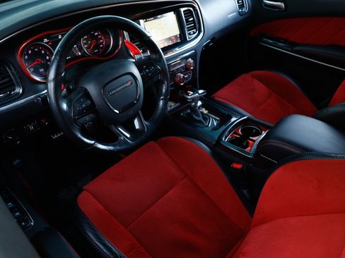 Used 2018 Dodge Charger R/T Scat Pack image 6