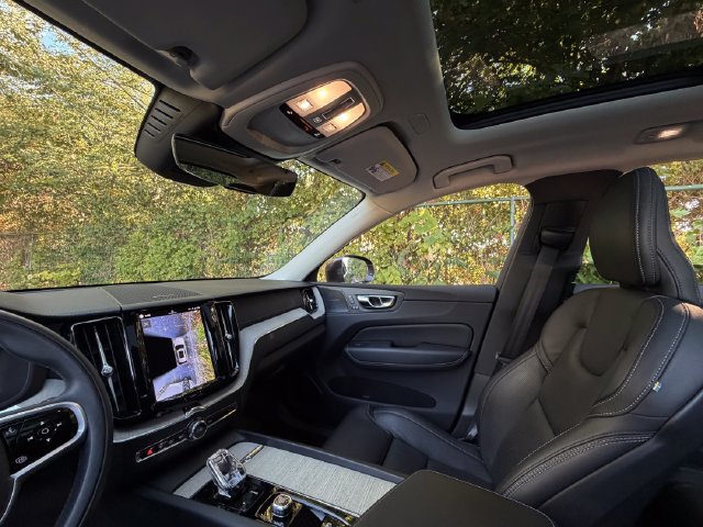 Used 2022 Volvo XC60 B5 Inscription w/ Advanced Package AWD/4WD image 31