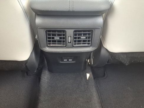 Used 2023 Toyota RAV4 XLE Premium image 20