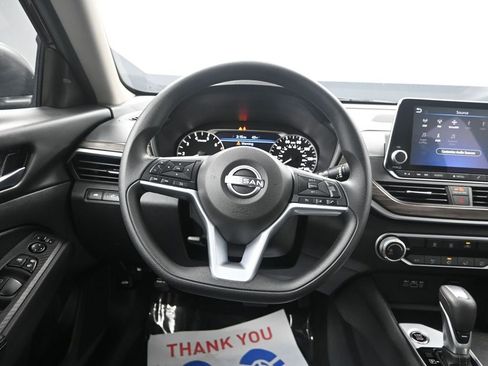 Used 2025 Nissan Altima 2.5 SV image 30