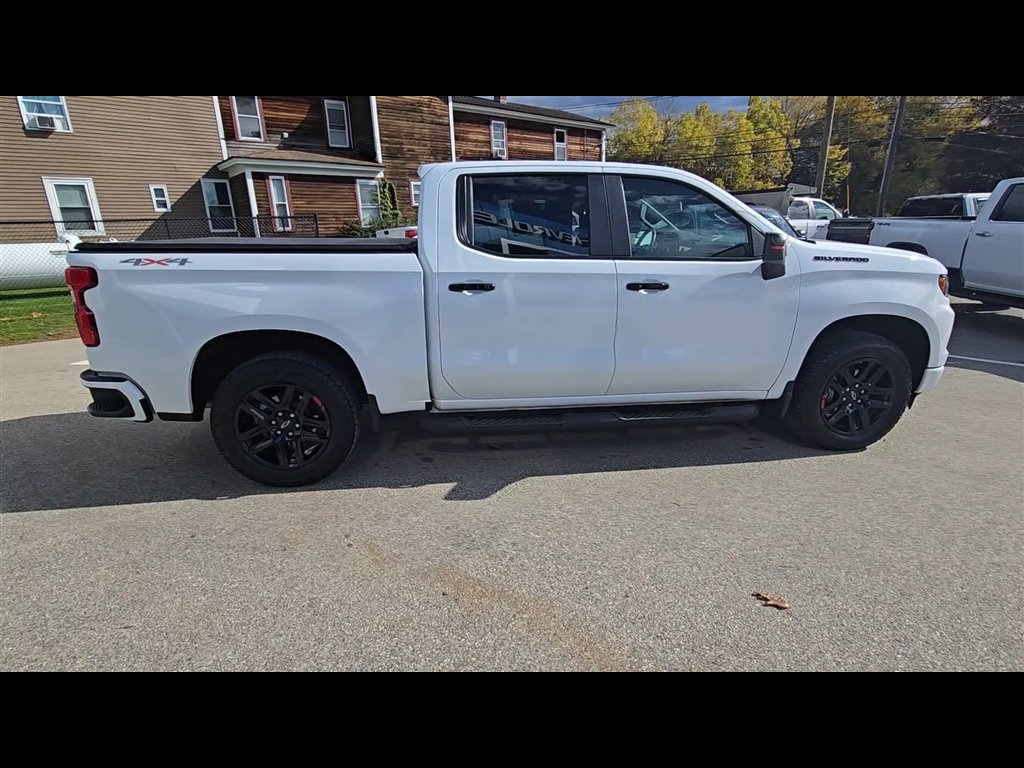 Used 2026 Chevrolet Silverado 1500 RST w/ Redline Edition AWD/4WD image 9