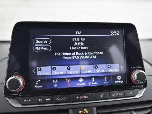 Used 2023 Nissan Altima 2.5 SV image 18