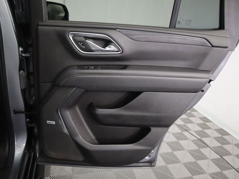 Used 2021 GMC Yukon SLT w/ SLT Premium Package image 28