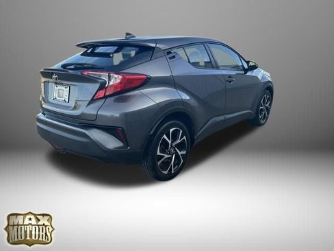 Used 2018 Toyota C-HR XLE image 8