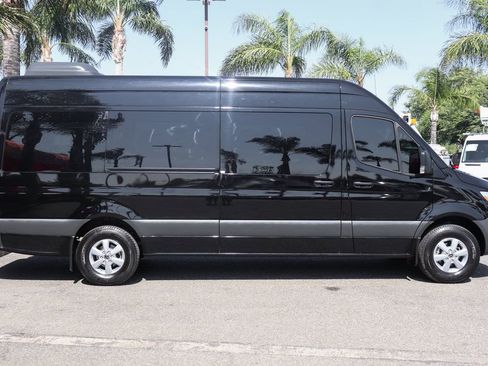 Used 2023 Mercedes-Benz Sprinter 2500 image 12