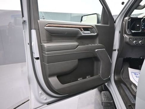 Used 2024 GMC Sierra 1500 Elevation AWD/4WD image 9