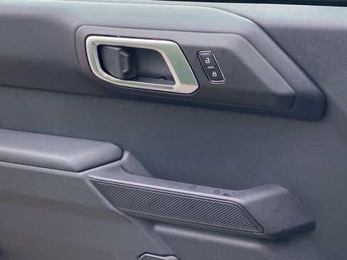 New 2025 Ford Bronco Badlands image 13