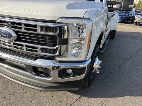 Used 2023 Ford F350 XLT image 7