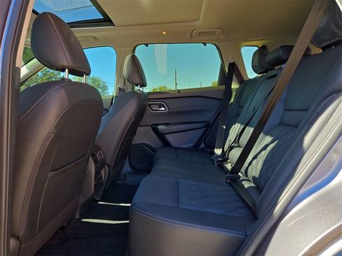 Used 2023 Nissan Rogue Platinum w/ Platinum Premium Package image 13