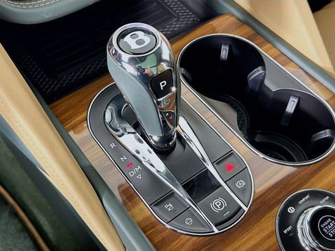 Certified 2025 Bentley Bentayga AWD/4WD image 15