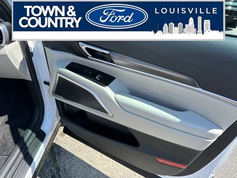 Used 2025 Kia Telluride S FWD image 18