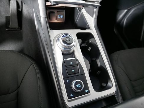 Used 2021 Ford Explorer XLT AWD/4WD image 24