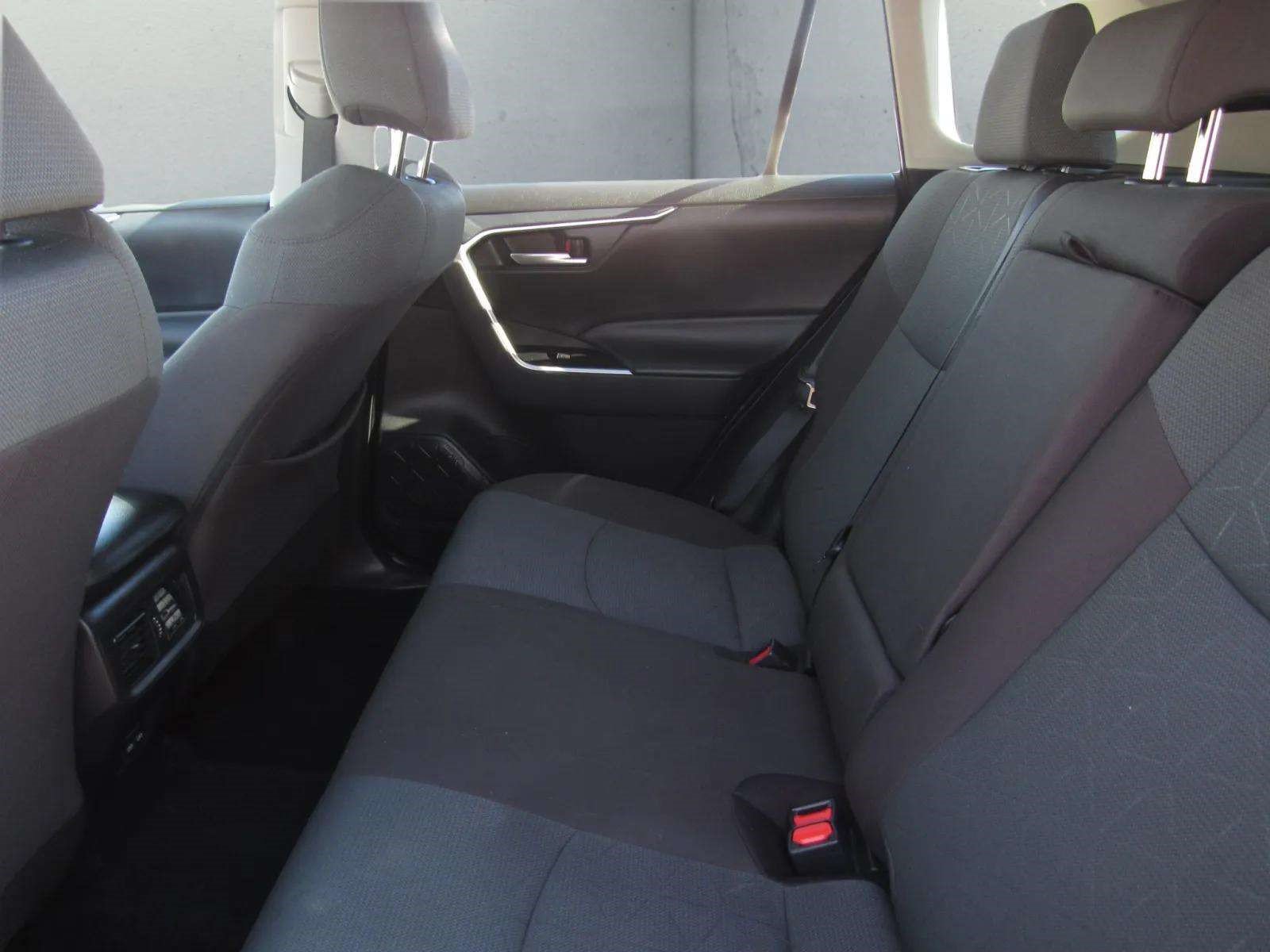 Used 2025 Toyota RAV4 XLE FWD image 13
