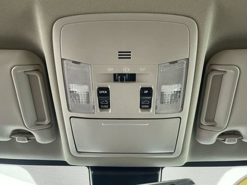 Used 2016 Toyota RAV4 Limited image 25