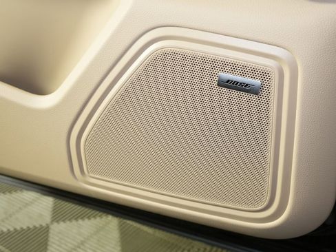 New 2026 Porsche Macan image 16