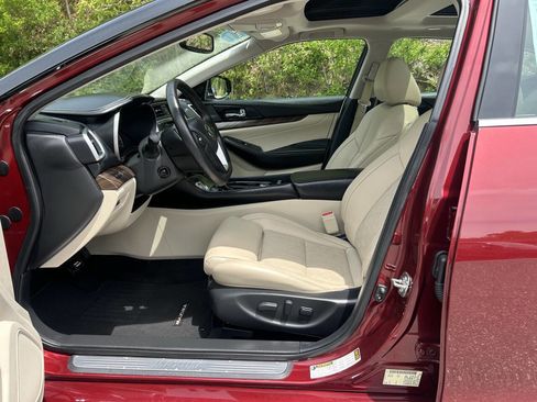 Used 2017 Nissan Maxima Platinum FWD image 28