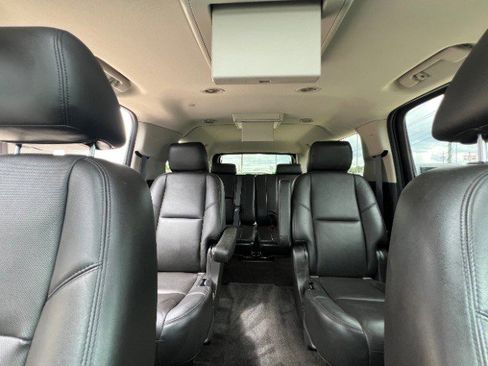 Used 2014 Cadillac Escalade ESV Luxury RWD image 24