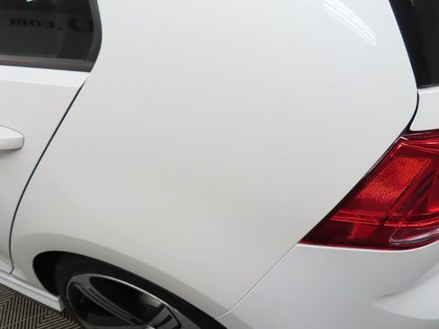 Used 2016 Volkswagen Golf R 4-Door image 32