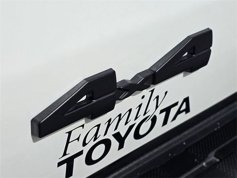 Used 2025 Toyota Tacoma SR5 image 9