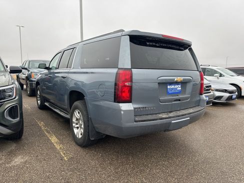Used 2016 Chevrolet Suburban LT w/ Luxury Package image 4