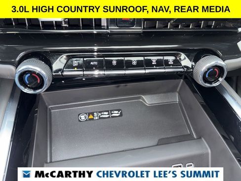 Used 2025 Chevrolet Tahoe High Country image 9