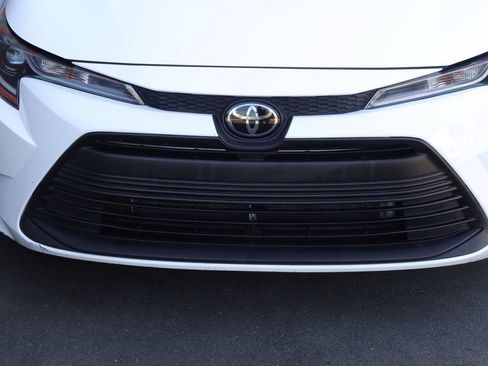 Used 2024 Toyota Corolla LE w/ LE Convenience Package FWD image 8