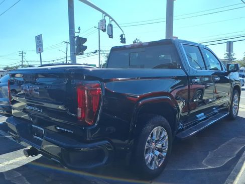Used 2023 GMC Sierra 1500 Denali w/ Technology Package AWD/4WD image 4