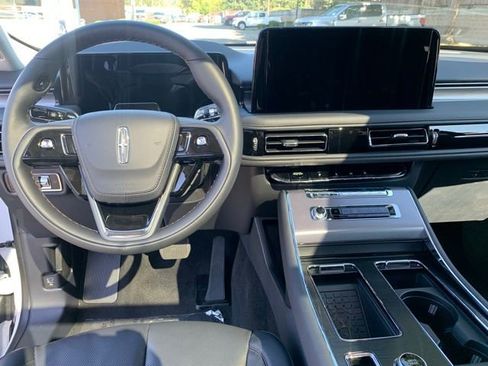 New 2025 Lincoln Aviator Premiere w/ Equipment Group 101A image 18