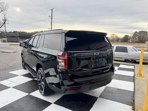 Used 2023 Chevrolet Suburban RST w/ Luxury Package image 6