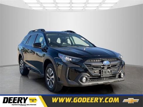 Used 2023 Subaru Outback Premium image 1