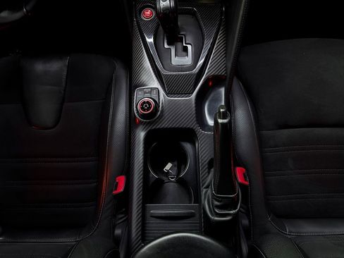 Used 2017 Nissan GT-R Premium image 24