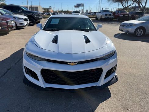 Used 2018 Chevrolet Camaro SS image 2
