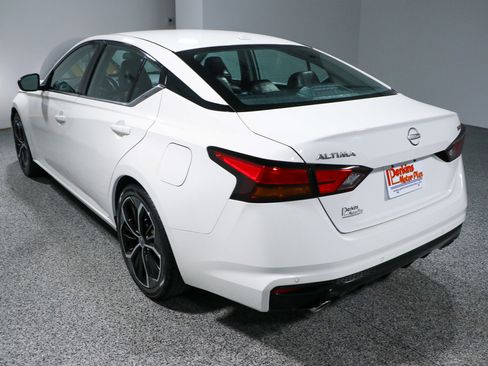 Used 2024 Nissan Altima 2.5 SR image 9