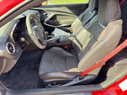 Used 2017 Chevrolet Camaro ZL1 RWD image 8