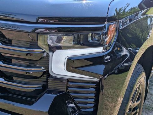 Used 2024 Chevrolet Silverado 1500 High Country w/ Midnight Edition AWD/4WD image 10