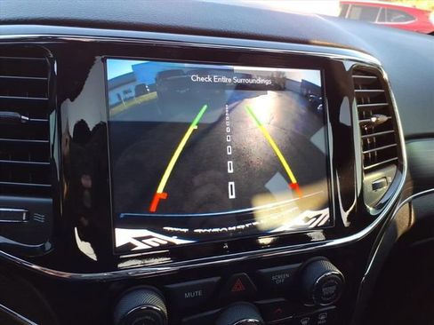 Used 2022 Jeep Grand Cherokee Limited w/ Trailer Tow Group IV image 35