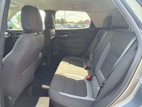 Used 2022 Chevrolet TrailBlazer LT w/ Convenience Package AWD/4WD image 9