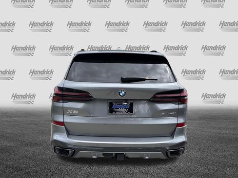 Used 2026 BMW X5 xDrive40i w/ M Sport Package AWD/4WD image 8