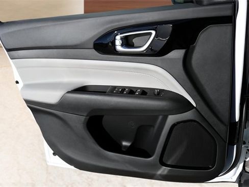 New 2026 Jeep Compass Limited image 9