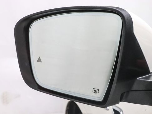 Used 2023 Maserati Levante GT image 13