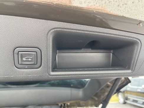 Used 2023 GMC Terrain Denali w/ Denali Premium Package image 8