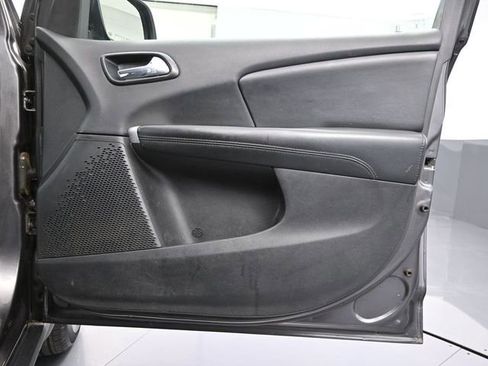Used 2016 Dodge Journey SE w/ Flexible Seating Group image 42